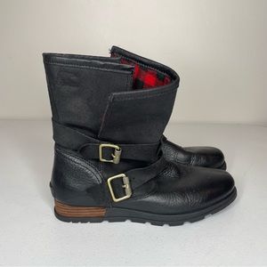 Sorel Black Leather Major Moto Ankle Boots Size 8. Buffalo plaid lining